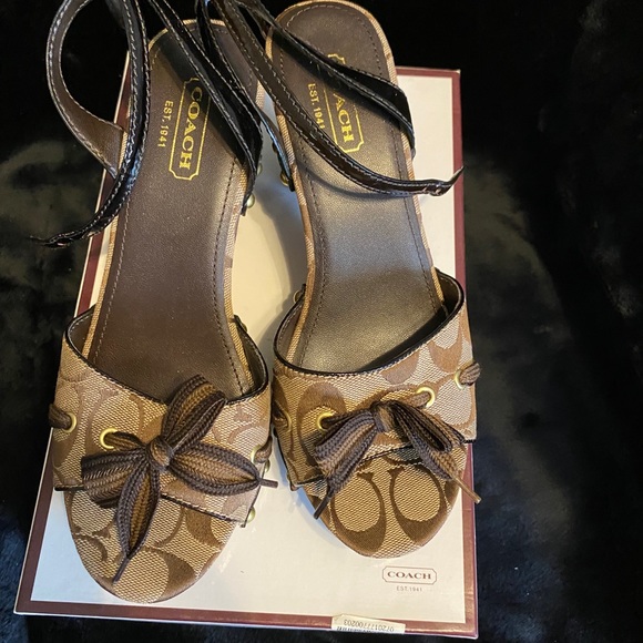 Coach sandals like new - Picture 4 of 4